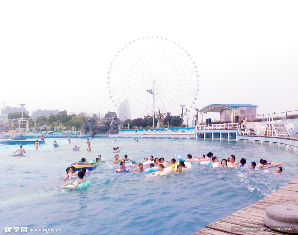 冲浪浴场