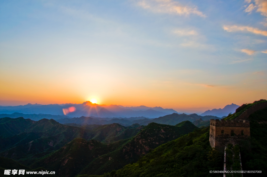 夕阳金山岭