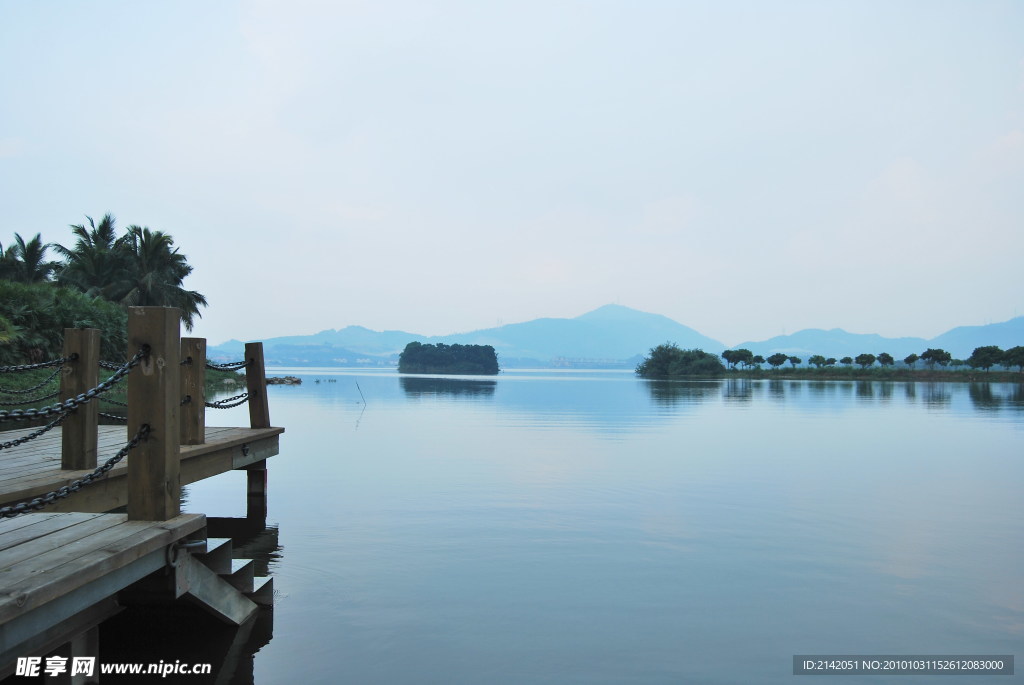 湖光山色