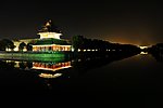高清晰北京故宫八角楼护城河夜景