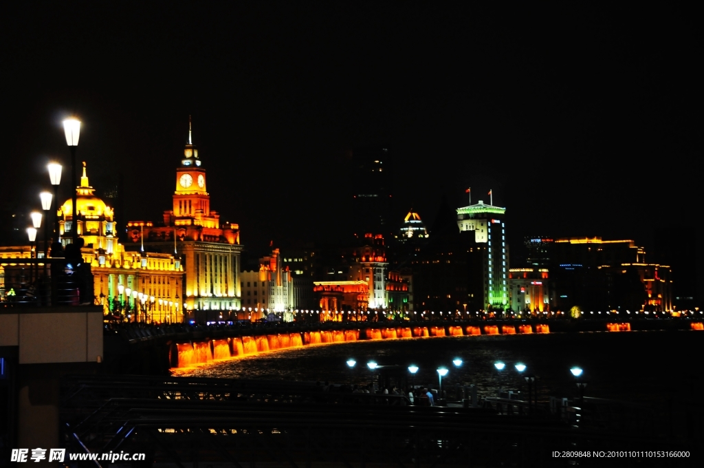 高清晰上海滩夜景