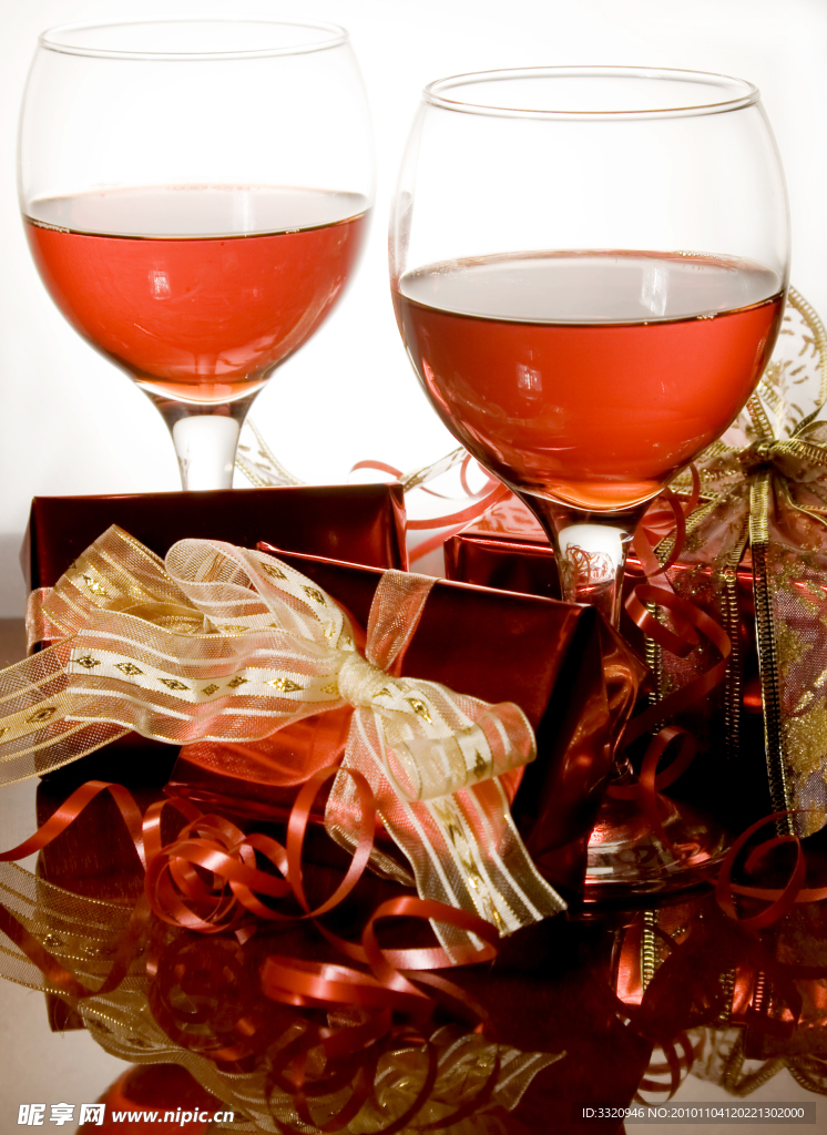 礼品与红酒