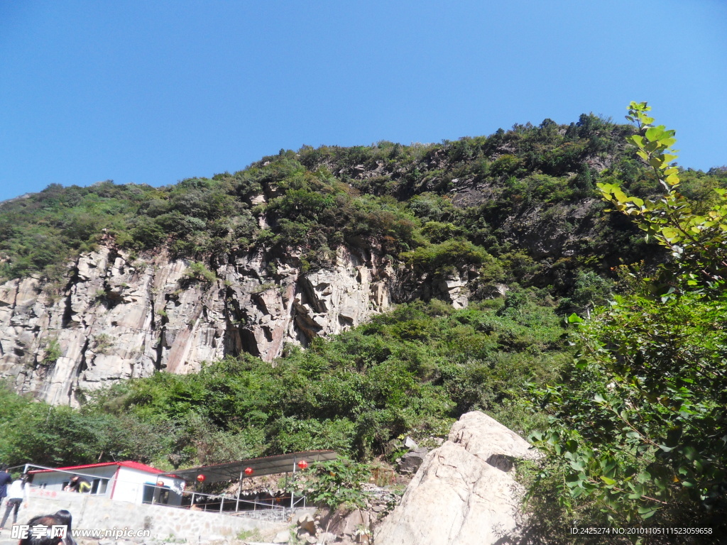 关山红石峡
