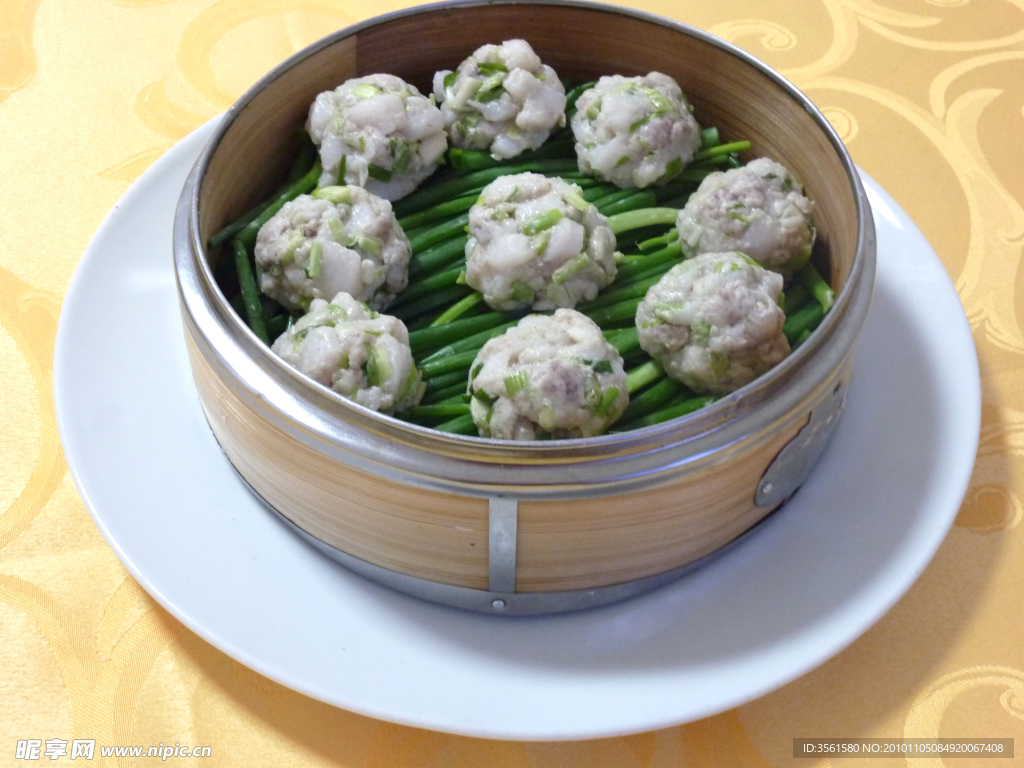 笼仔蒸肉丸