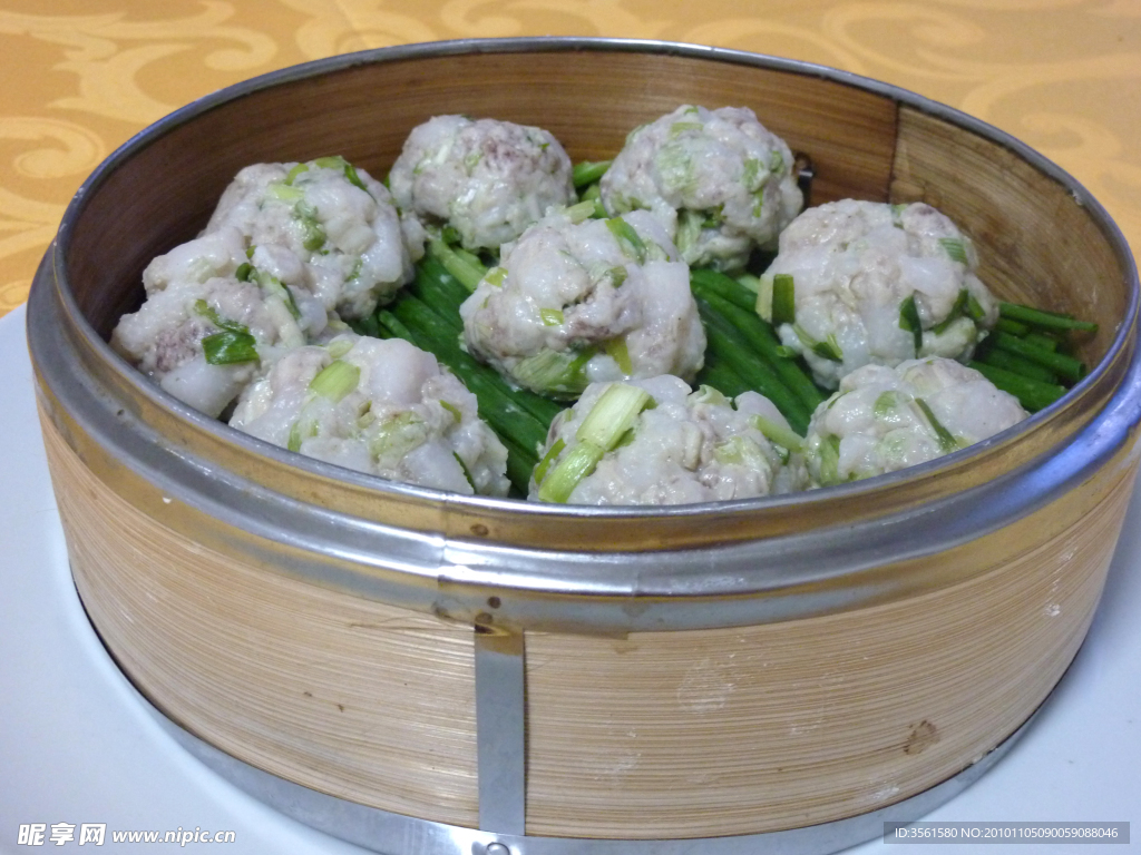 笼仔蒸肉丸