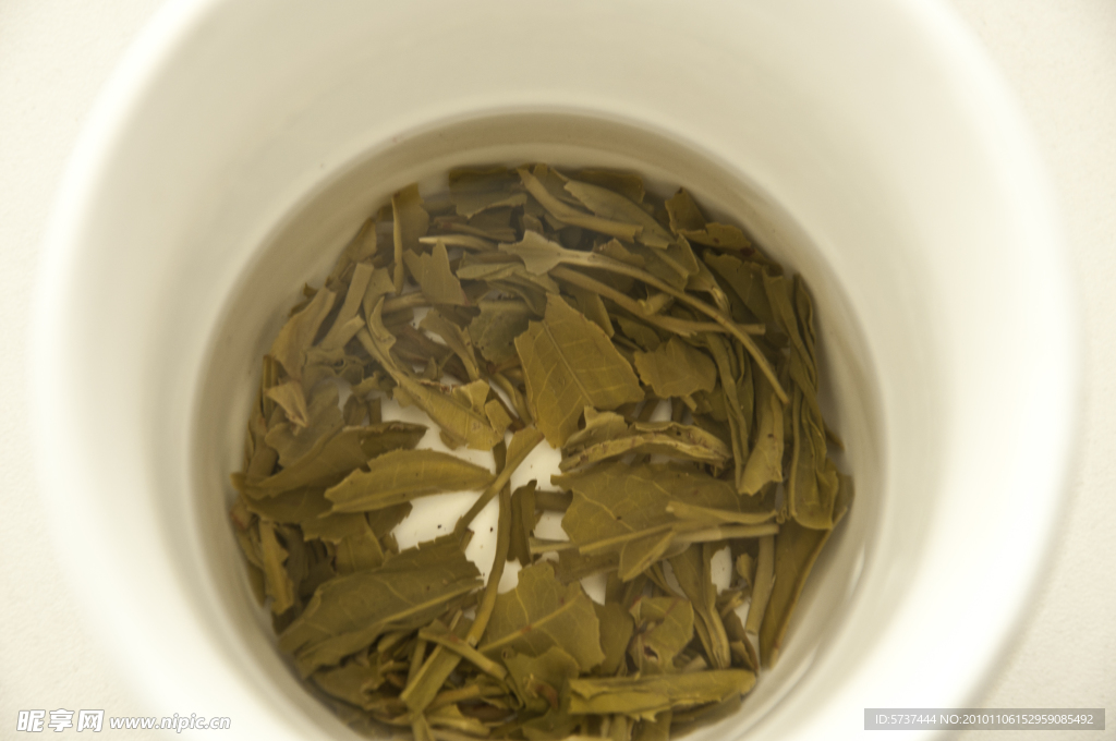 杯中茶叶