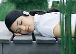 听音乐的女孩