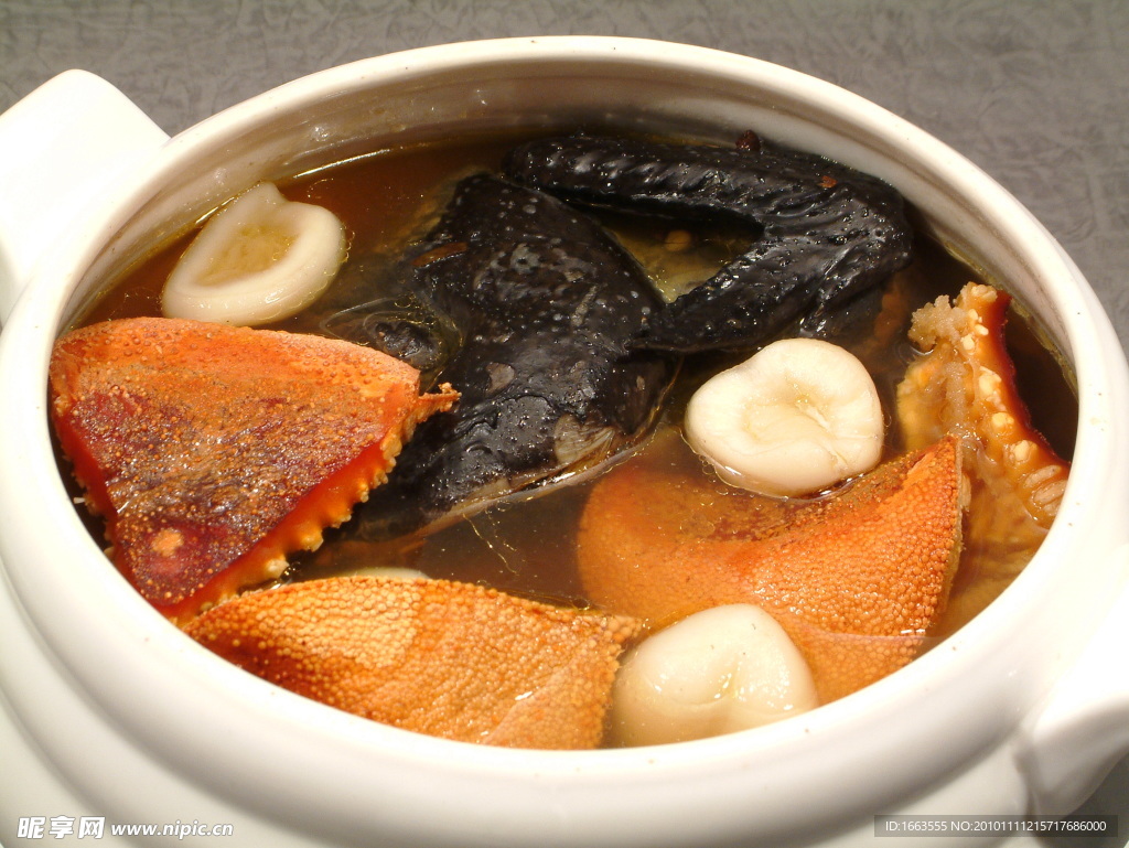 海底椰乌鸡炖海星