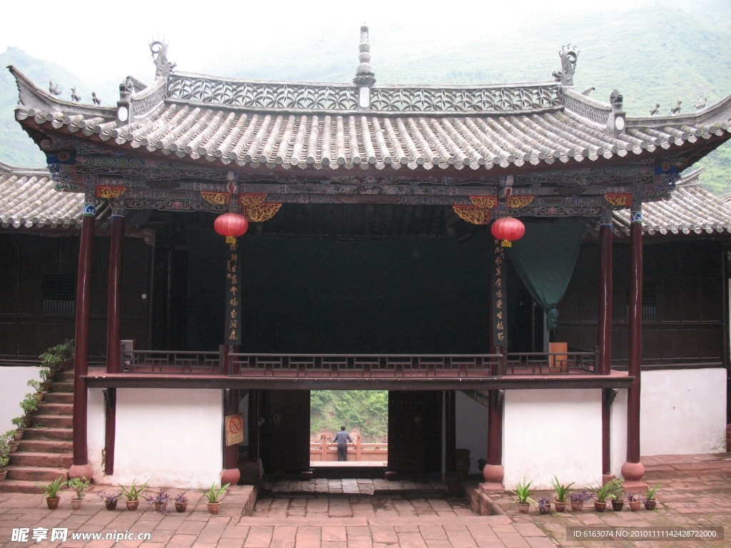 黑井戏台