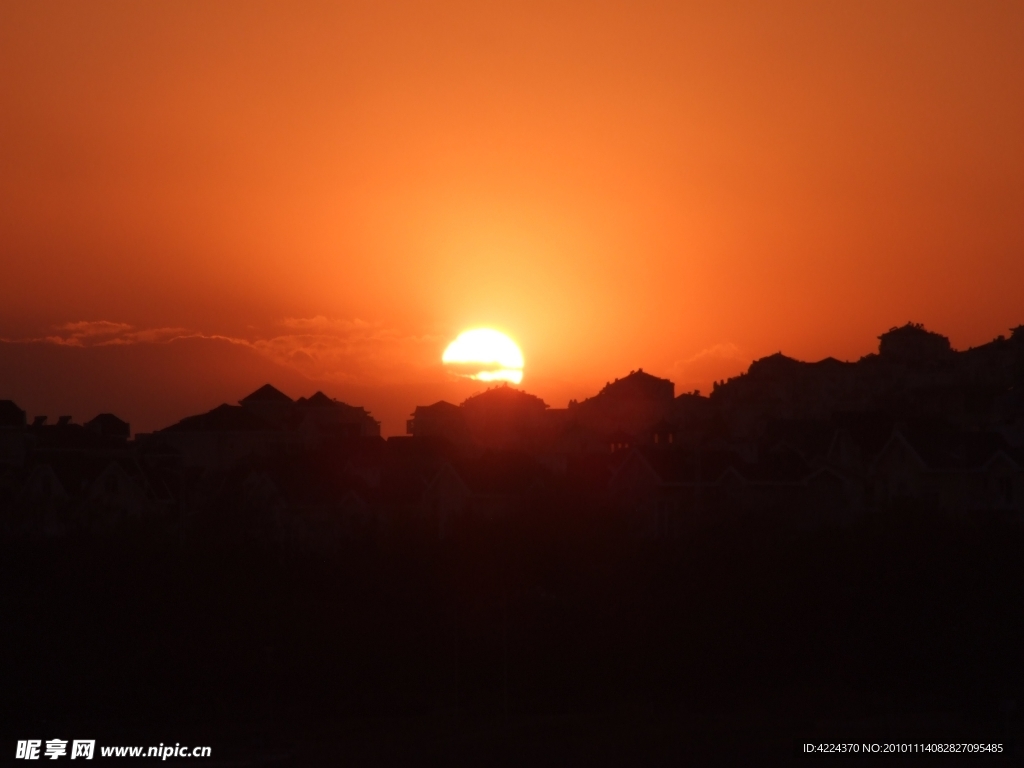 夕阳下沉