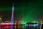 灯光下的新广州电视塔