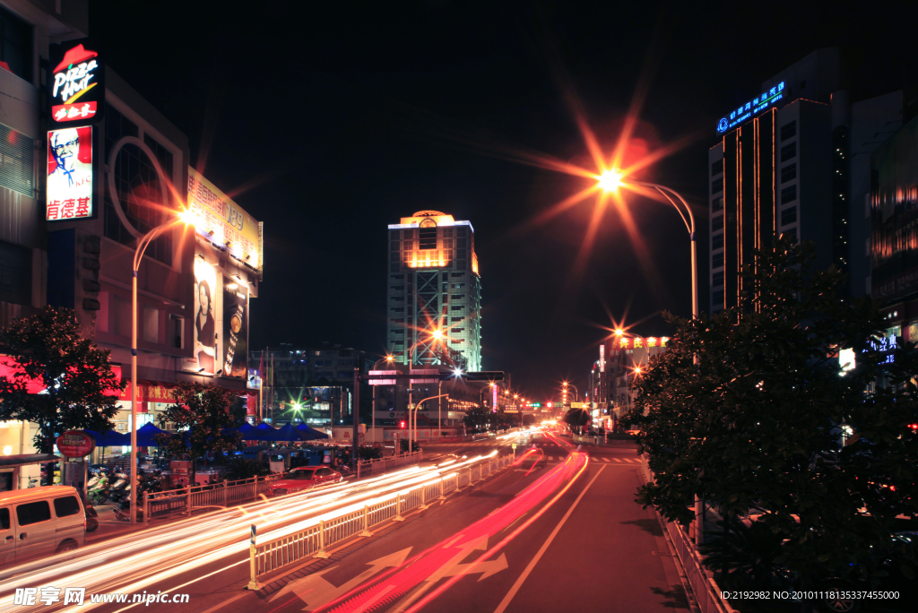 浙江余姚新建路夜景