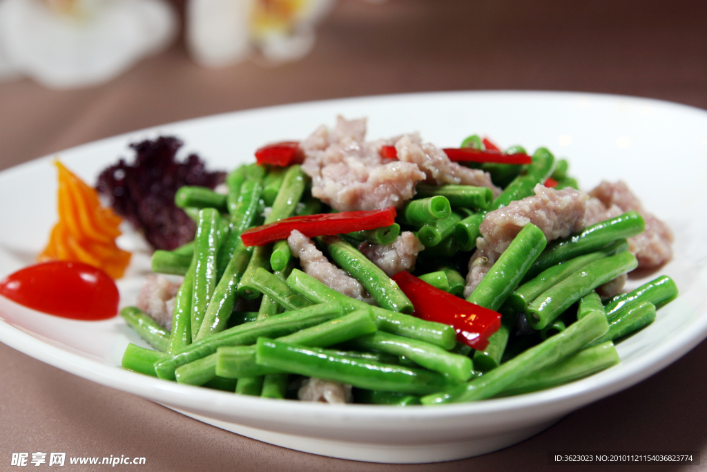 豆角炒肉滑