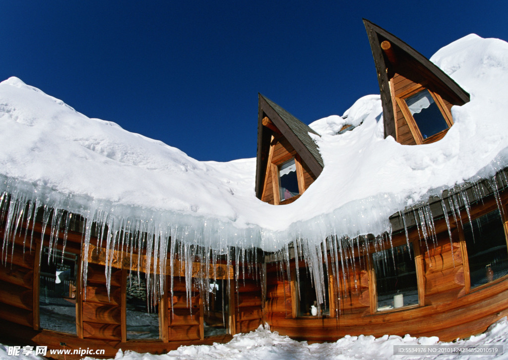 雪中小屋