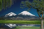 雪山脚下