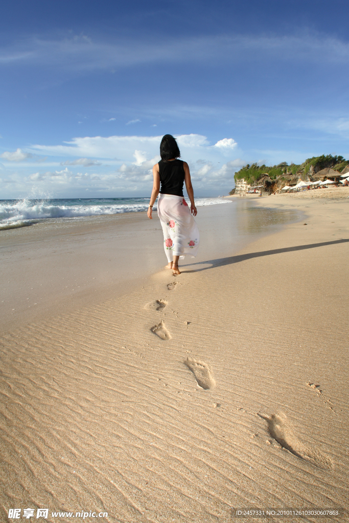 沙滩脚步脚印