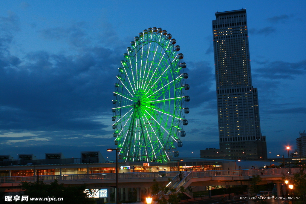 日本关西临海购物城夜景