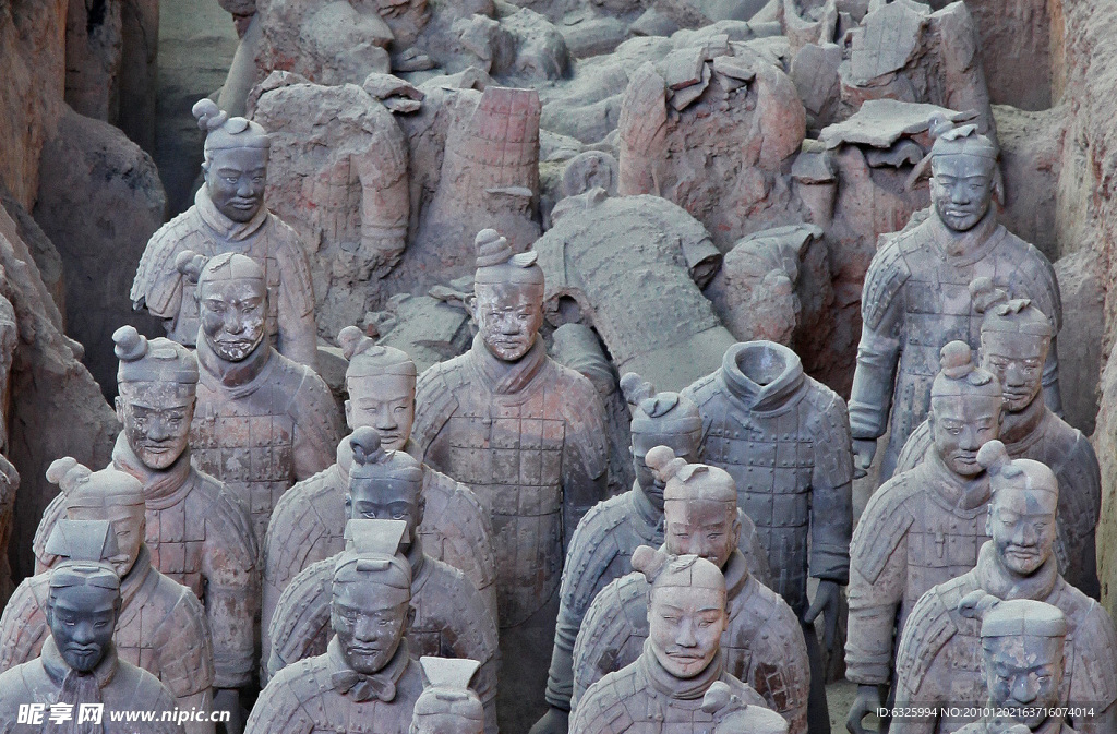 残损的兵马俑