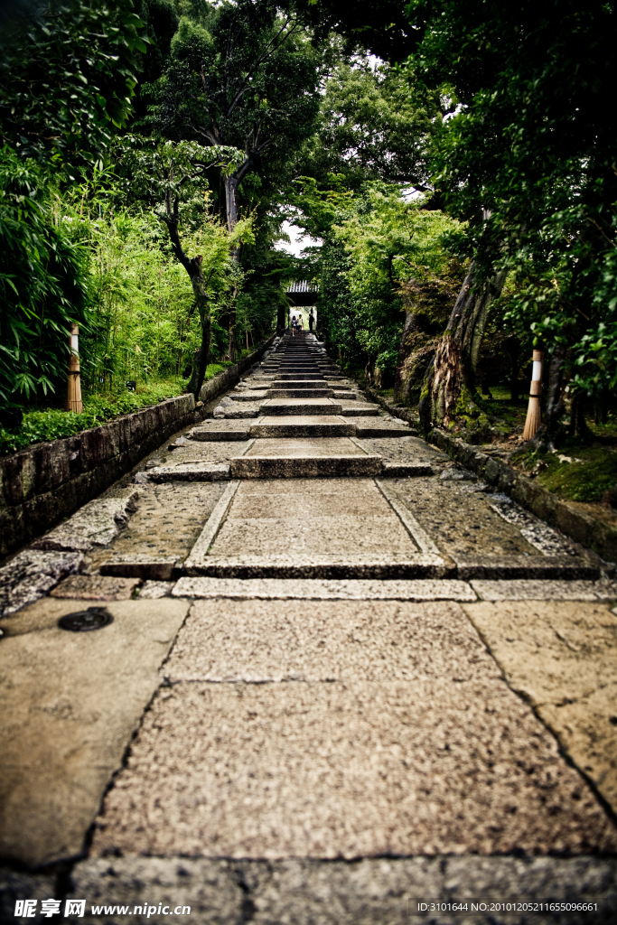 花岗岩石板路