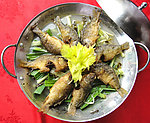 梅菜笋丝煮禾花鱼