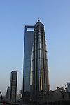 屹立的金茂大厦