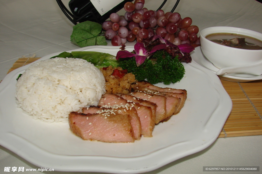 泰式香茅猪颈肉伴饭