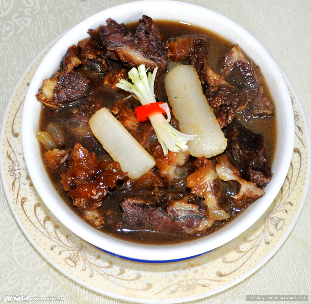 萝卜焖牛腩