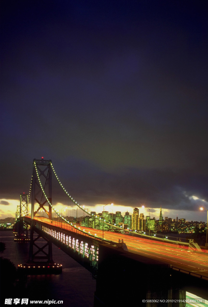 大桥夜景照明灯饰风光