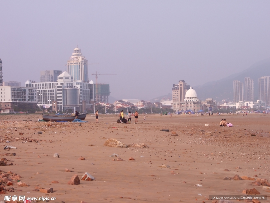 浴场沙滩远景