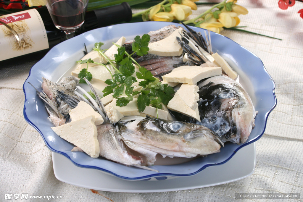 鱼头炖豆腐