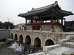 華虹門
