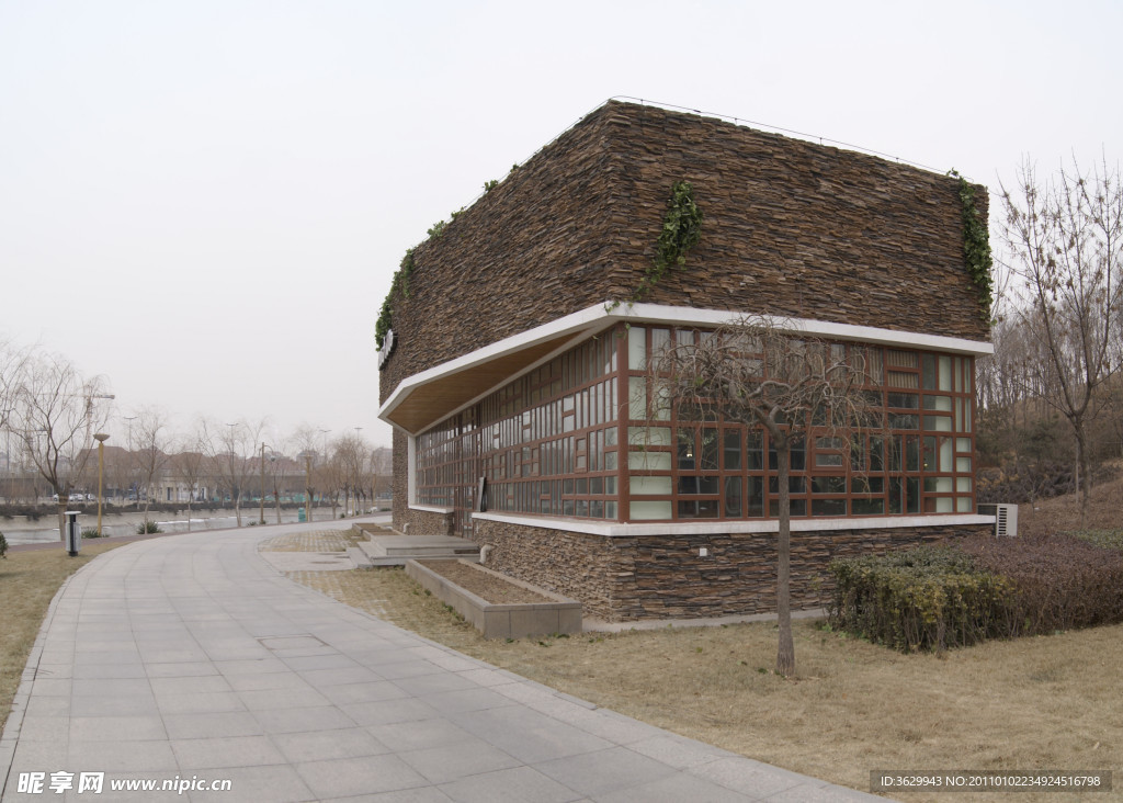 花园里的建筑