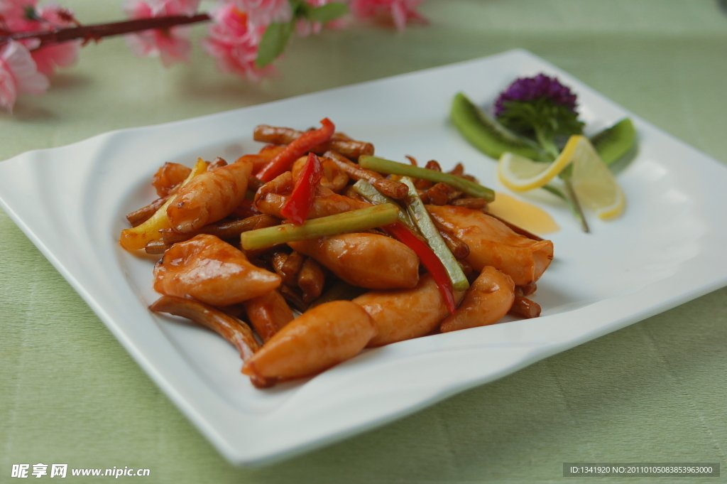 茶树菇炒吊桶饭