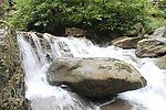 石头 水