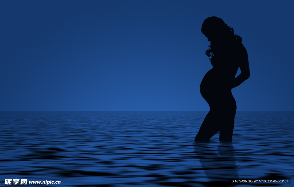 水中孕妇