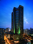 香格里拉建筑夜景