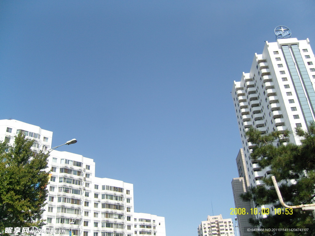 高楼蓝天