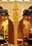新疆风格餐厅雕花柱