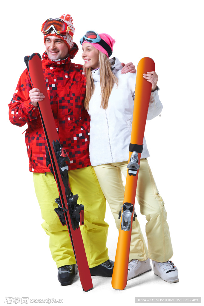 穿着滑雪情侣服的甜蜜情侣