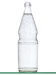 玻璃板上的一瓶水