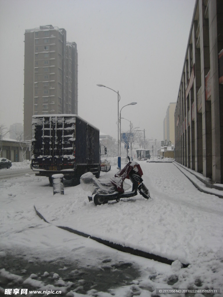 城市雪景