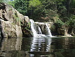 山水 瀑布