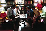 商界人士下棋娱乐交流沟通