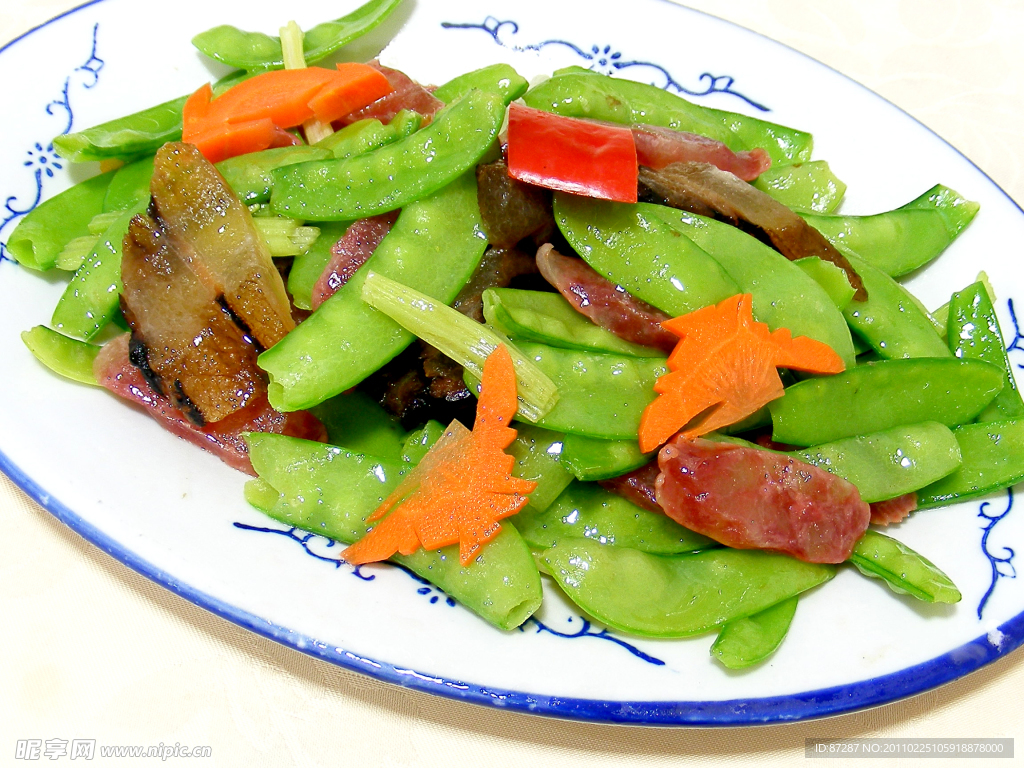 芹菜炒腊肉怎么做_芹菜炒腊肉的做法_珊珊167261_豆果美食