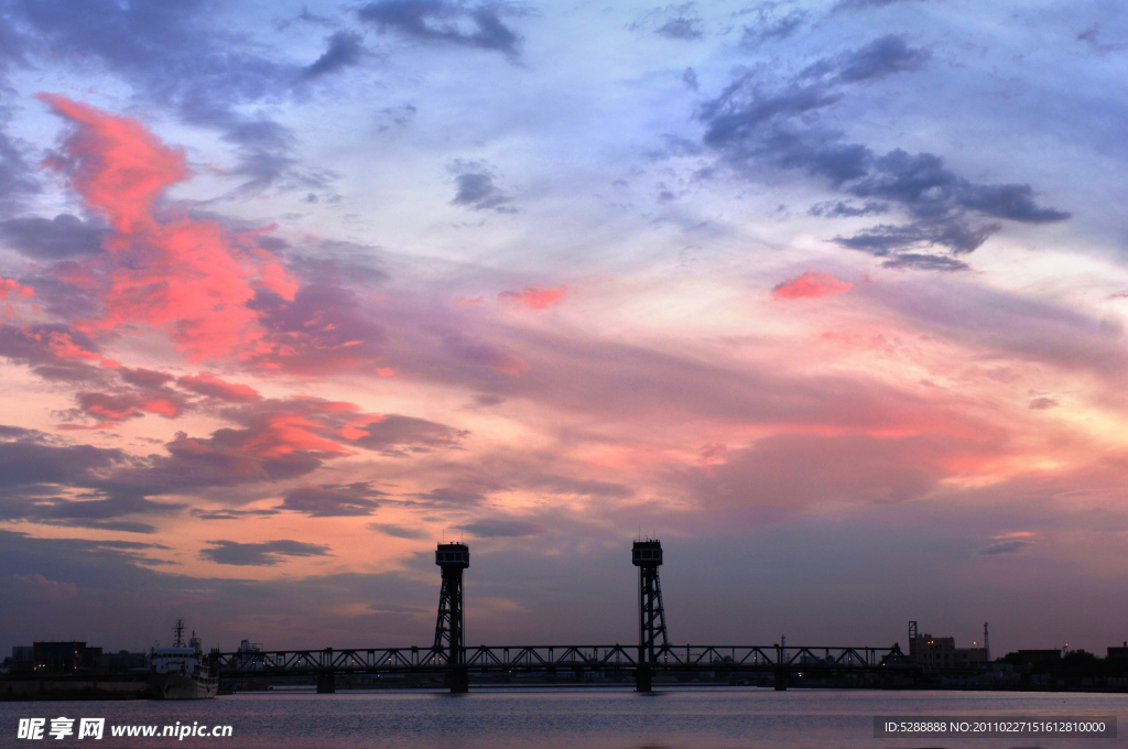 天津塘沽海门大桥夜景