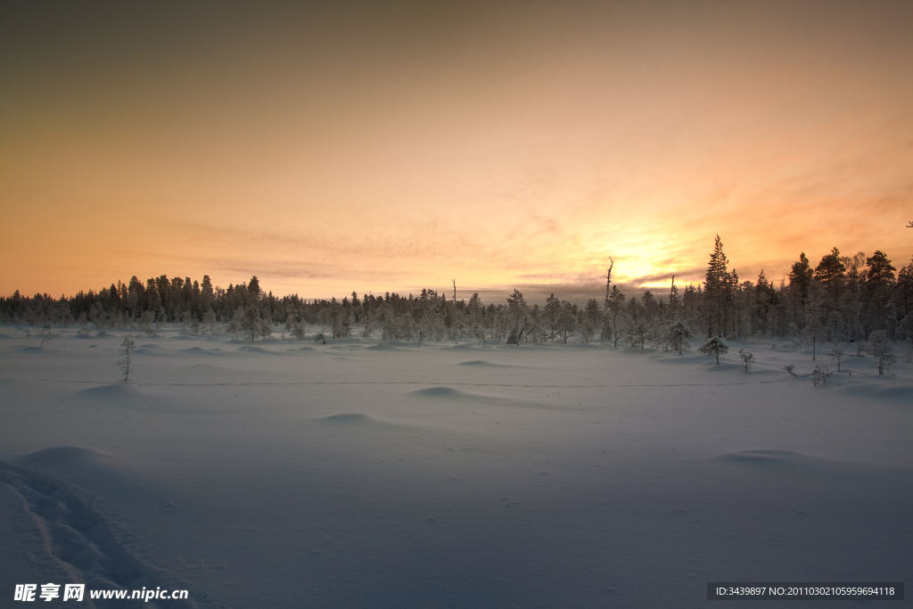 夕阳雪景