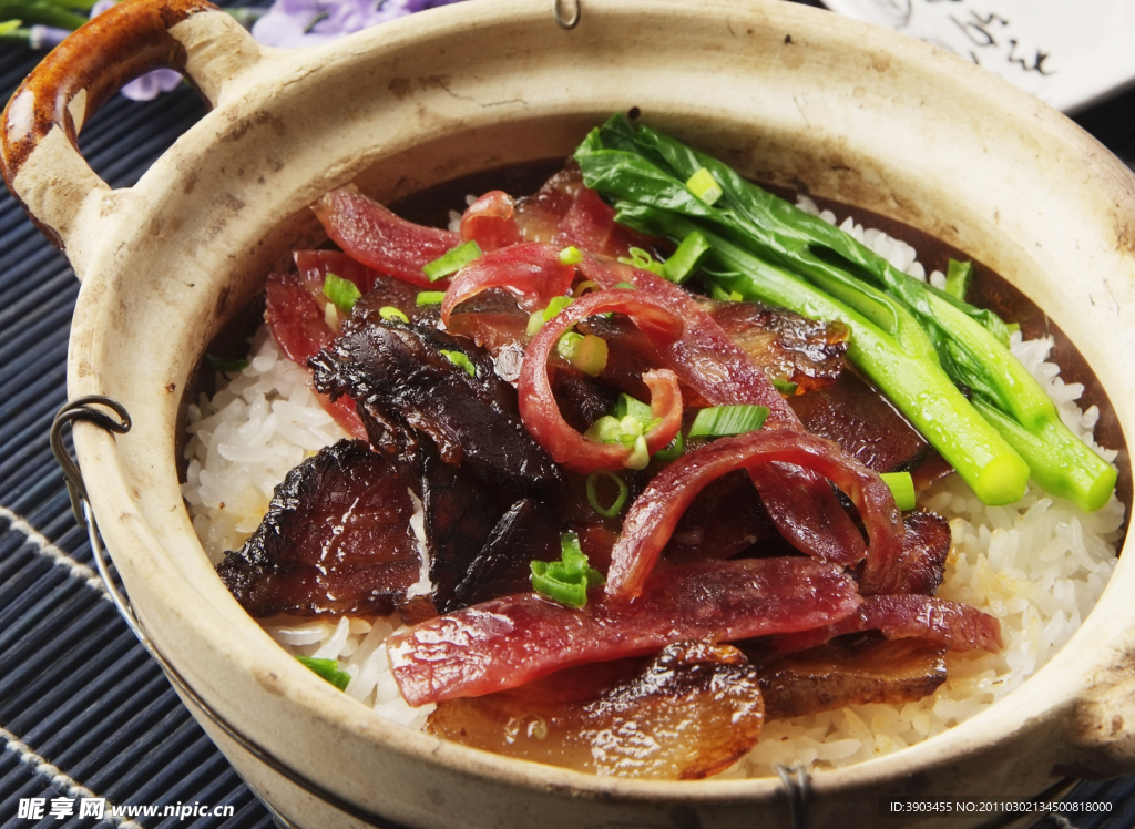 广东腊味煲仔饭