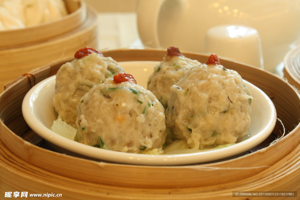 生菜鱼肉球