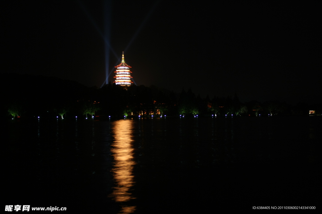 雷峰塔夜景