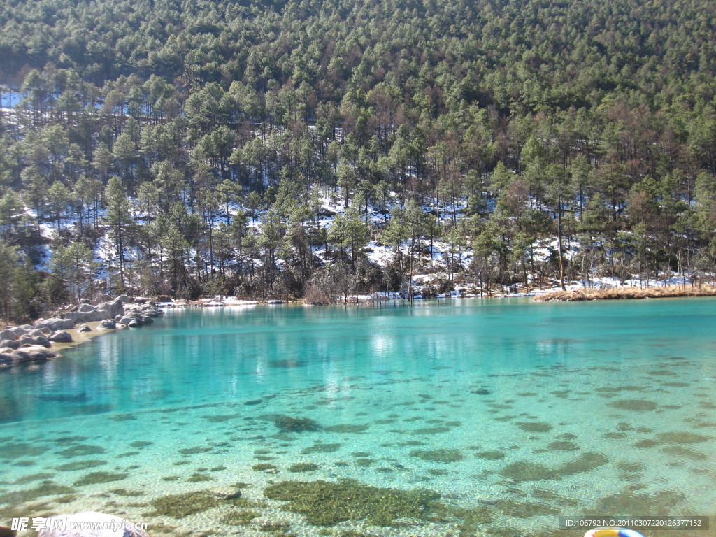 湖水